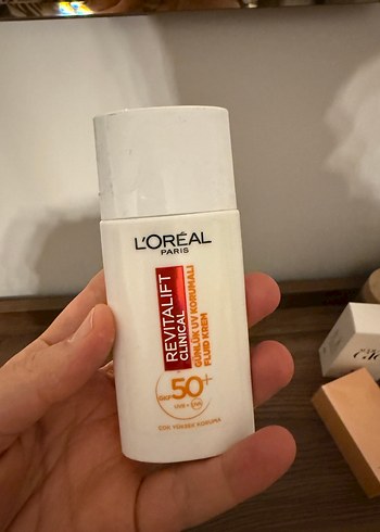 L'Oréal Revitalift Güneş Koruyucu SPF 50 - Görsel 2