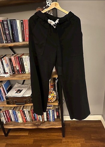 Oysho Siyah Kemerli Geniş Paça Pantolon - Görsel 5