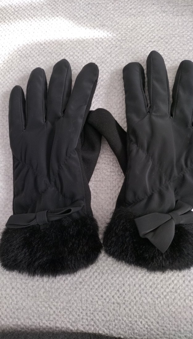 Siyah Kürklü Kadın Eldiveni - Görsel 3