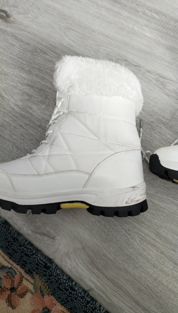 Tüylü Detaylı Beyaz Kadın Dolgu Topuk Bot - Görsel 3