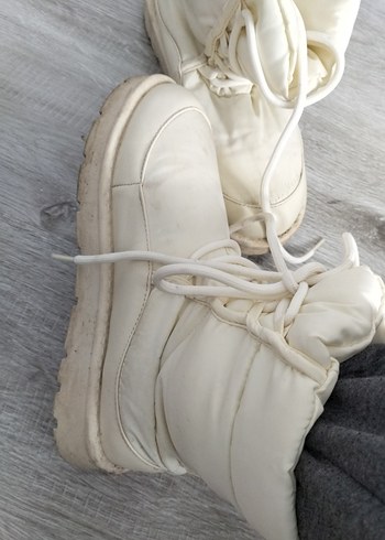 Beyaz Bağcıklı Kadın Stiletto Bot - Görsel 2