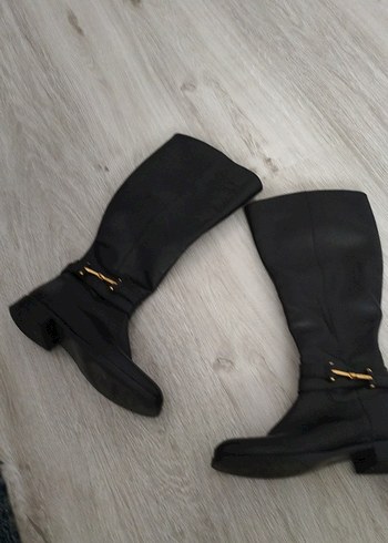 Siyah Deri ici astarlıTokalı uzun Çizme genisletme lastikli - Görsel 4