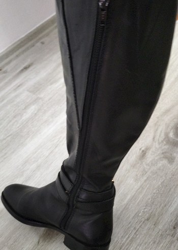 Siyah Deri ici astarlıTokalı uzun Çizme genisletme lastikli - Görsel 3