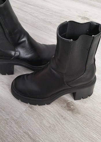 Kadın Siyah Deri Blok Topuklu Bot - Görsel 3