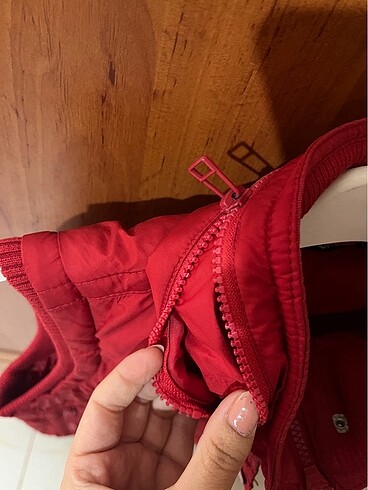 Kırmızı Yelek - Görsel 2