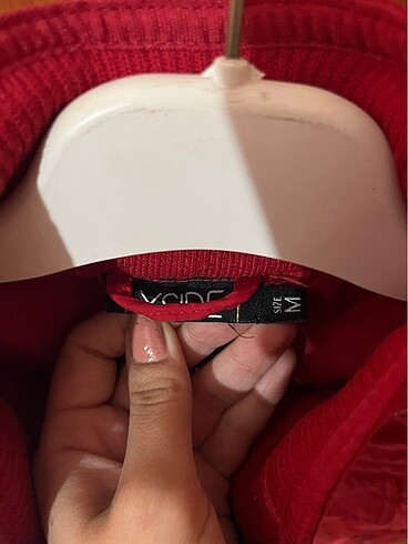 Kırmızı Yelek - Görsel 4