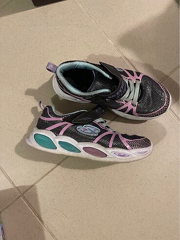 30 Beden Skechers kız çocuk spor ayakkabı