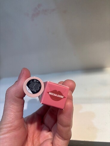 Revolution REVOLUTION POUT BALM MOCHA