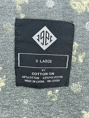 xl Beden gri Renk Diğer T-shirt %70 İndirimli.