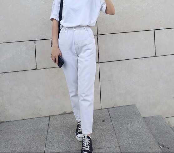 Krem mom jeans