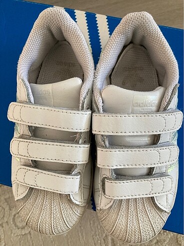28 Beden beyaz Renk Adidas spor ayakkabı