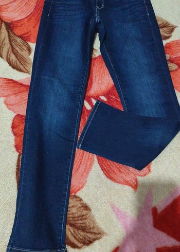 Calvin Klein Koyu Mavi Dar Paca Denim Jean