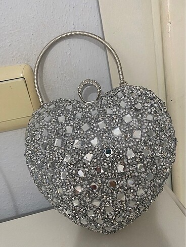 Gümüş kalpli abiye çantası 