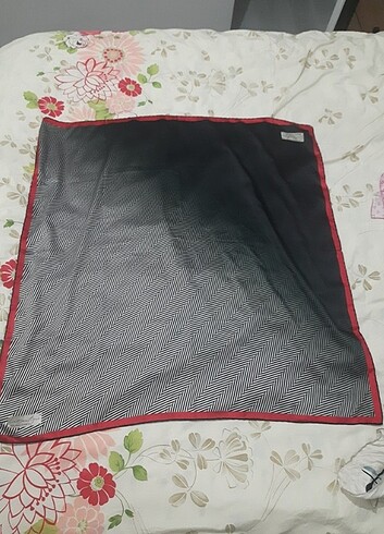 Çeşitli renklerde eşarplar. - Görsel 5