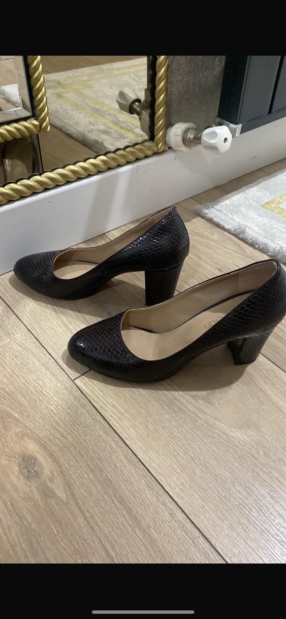 siyah Yılan Desenli  Topuklu ayakkabı - Görsel 2