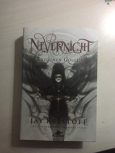Nevernight / Kuzgunun Gölgesi