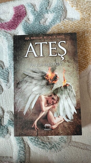 Işıltı/ Ateş - Paula Weston