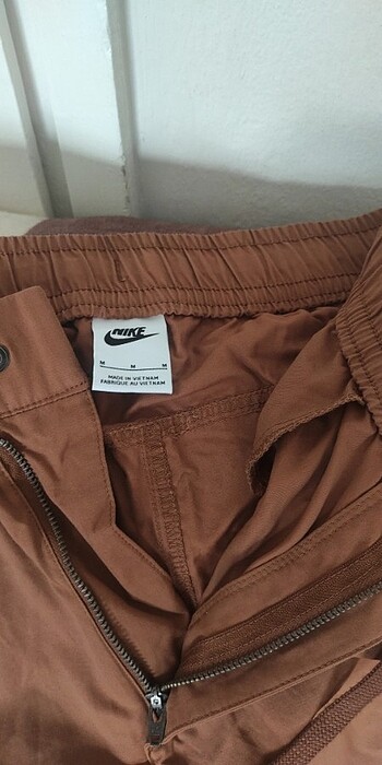 m Beden Nike pantolon orjinal ürün