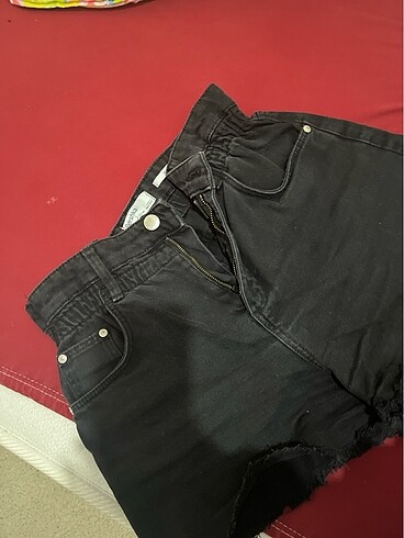 bershka siyah şort
