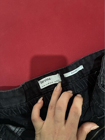 m Beden bershka siyah şort