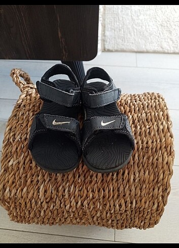 22 Beden siyah Renk Nike Sandalet