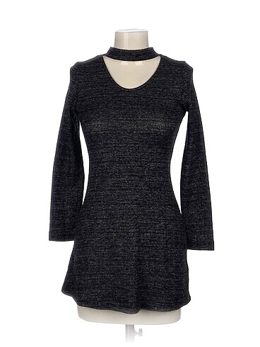 PreLoved Kısa Elbise %70 İndirimli.