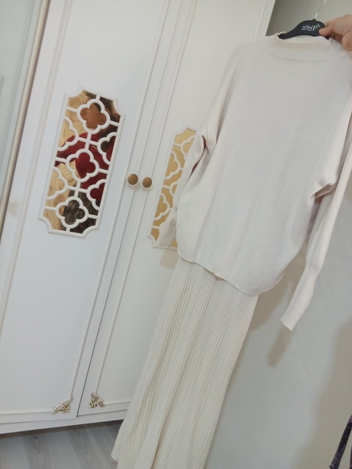 Kadın Beyaz Uzun Kollu Piliseli Triko - Görsel 2