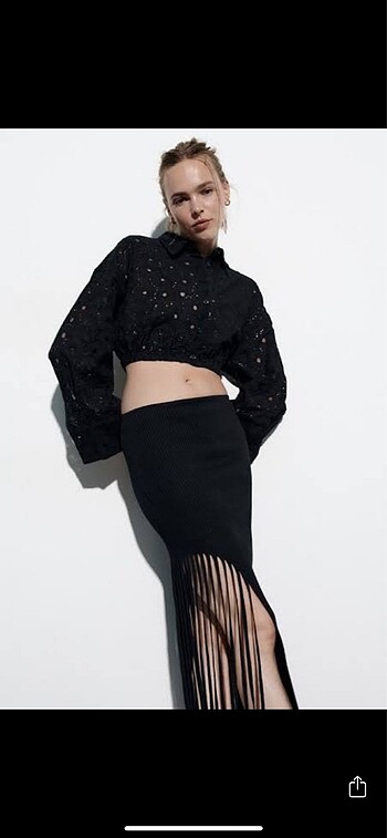 Zara Zara fisto işlemeli crop gömlek