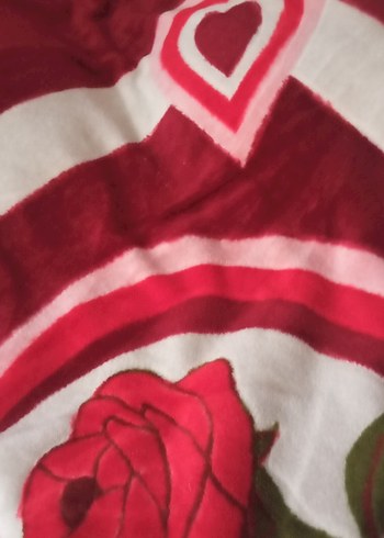 Kırmızı Batik Desenli Renkli Battaniye