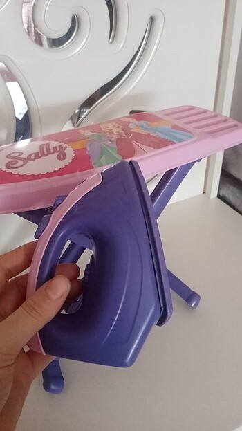 Beden Renk Ütü masası ve ütü