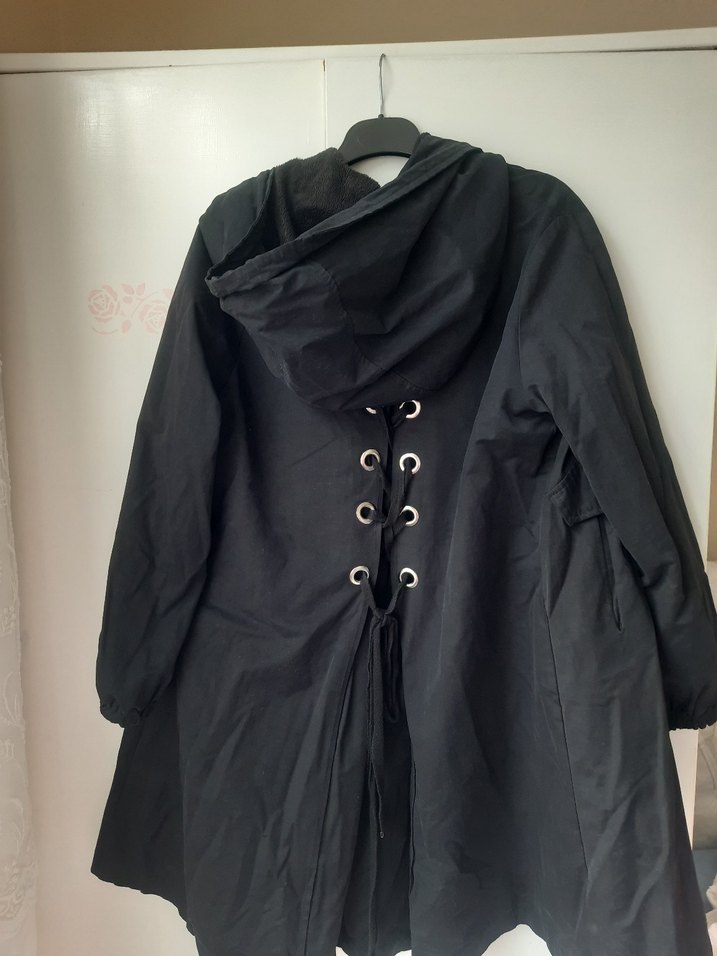 Siyah diz üstü mont - Görsel 3