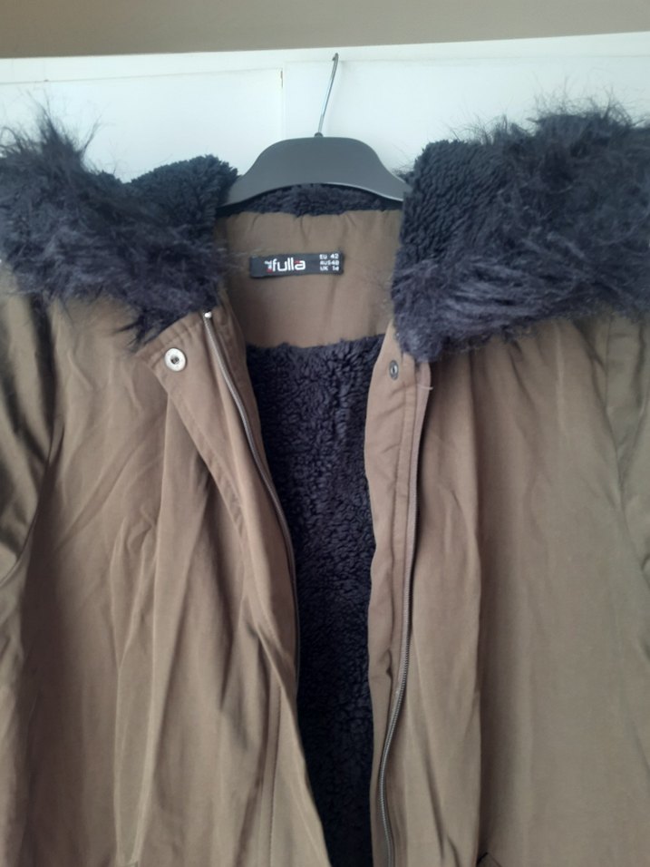 Kürklü Kapüşonlu Bej Kadın Parka tesettür - Görsel 2