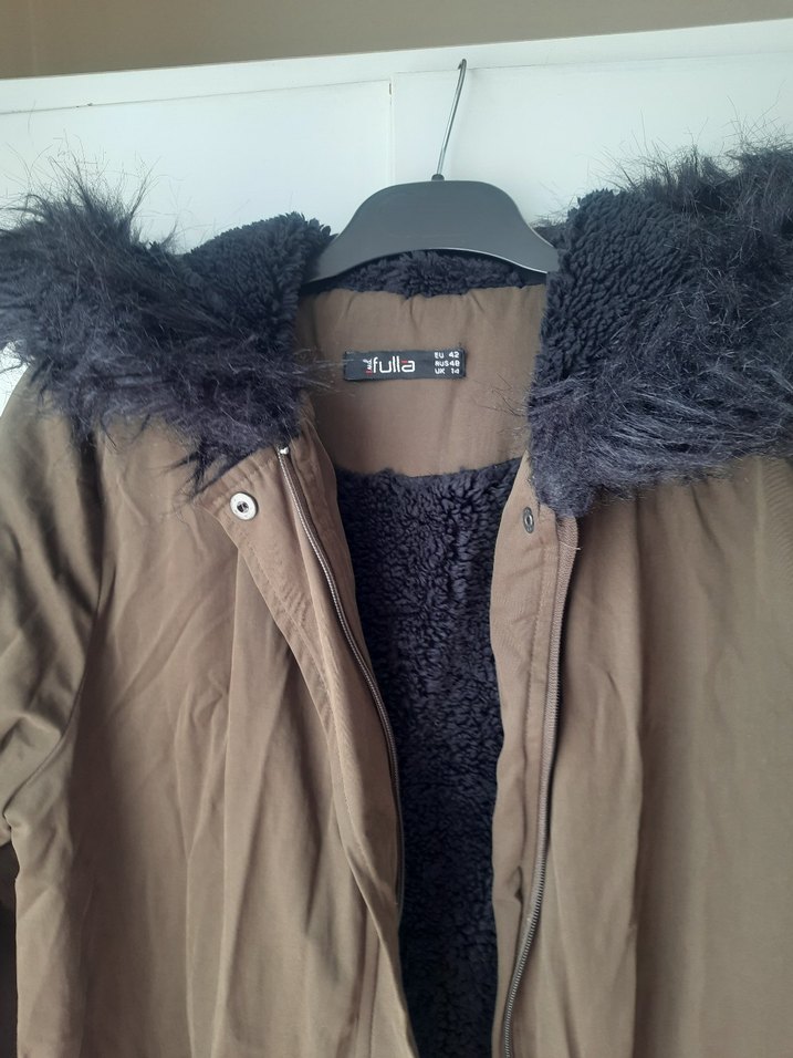 Kürklü Kapüşonlu Bej Kadın Parka tesettür - Görsel 3