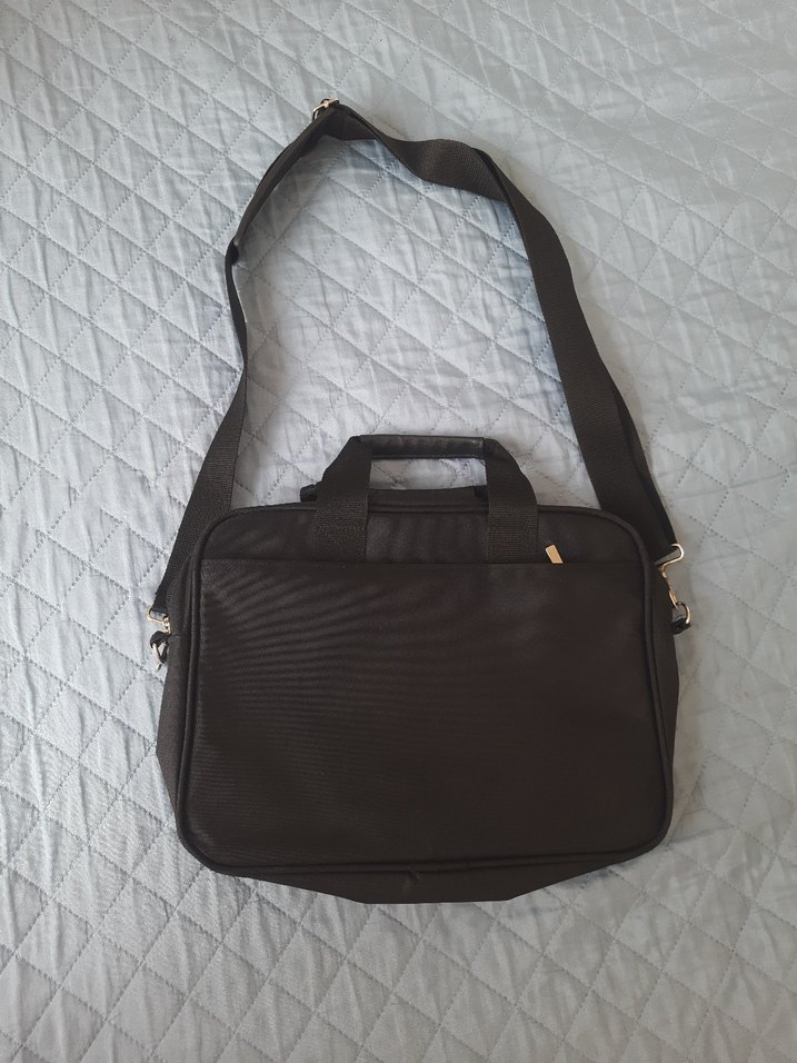 Siyah bilgisayar çantası - Görsel 2