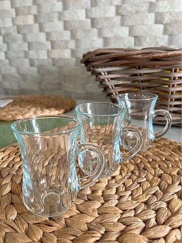 Kulplu çay bardağı 6 adet 60tl