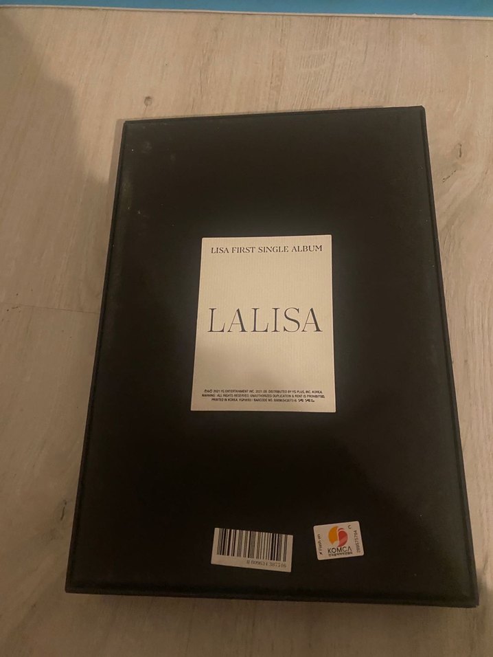 LALISA kpop album - Görsel 3