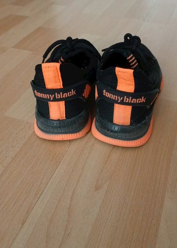 Turuncu Detaylı Siyah Bağcıklı Spor Ayakkabı - Görsel 3