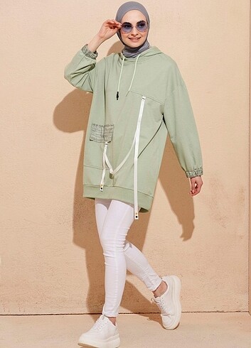 40 Beden Kapüşonlu Hologram Şeritli Penye Sweatshirt
