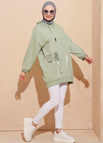 40 Beden çeşitli Renk Kapüşonlu Hologram Şeritli Penye Sweatshirt