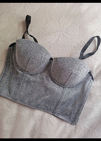 Simli Bustiyer/ Crop