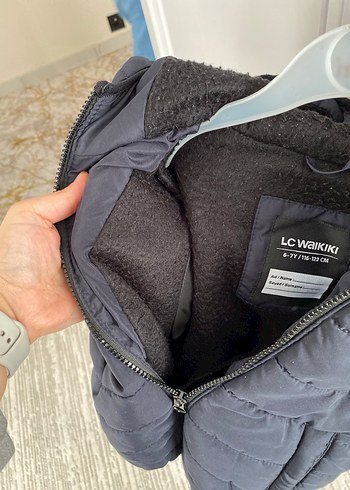 Erkek Çocuk Koyu Gri Kapüşonlu Mont - Görsel 3