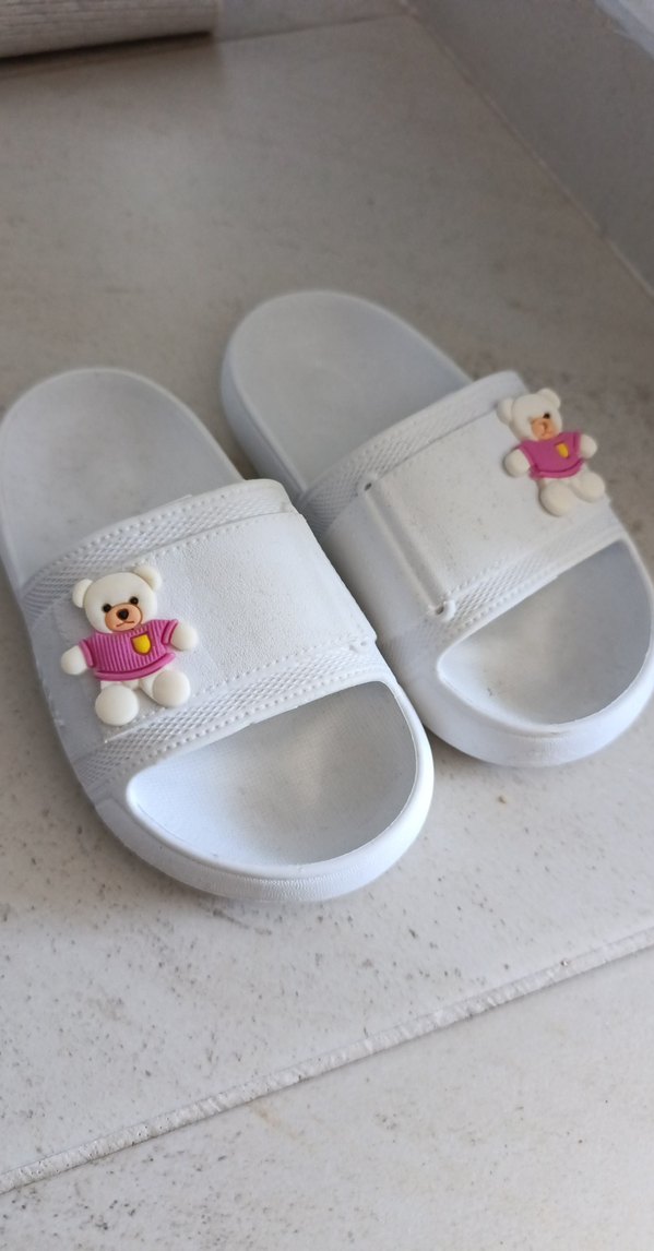 Kız Terliği ve sandalet
terlik 24 25 
sandalet 29 - Görsel 2