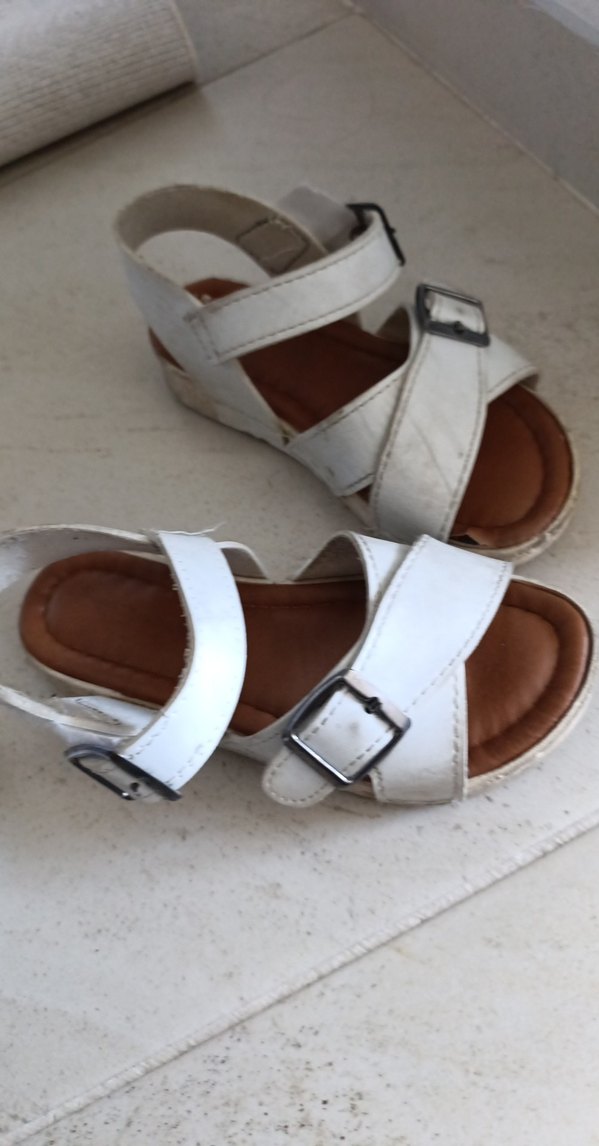 Kız Terliği ve sandalet
terlik 24 25 
sandalet 29 - Görsel 4