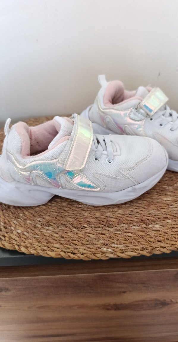 Kız Çocuk Beyaz Bağcıklı Spor Ayakkabı - Görsel 2