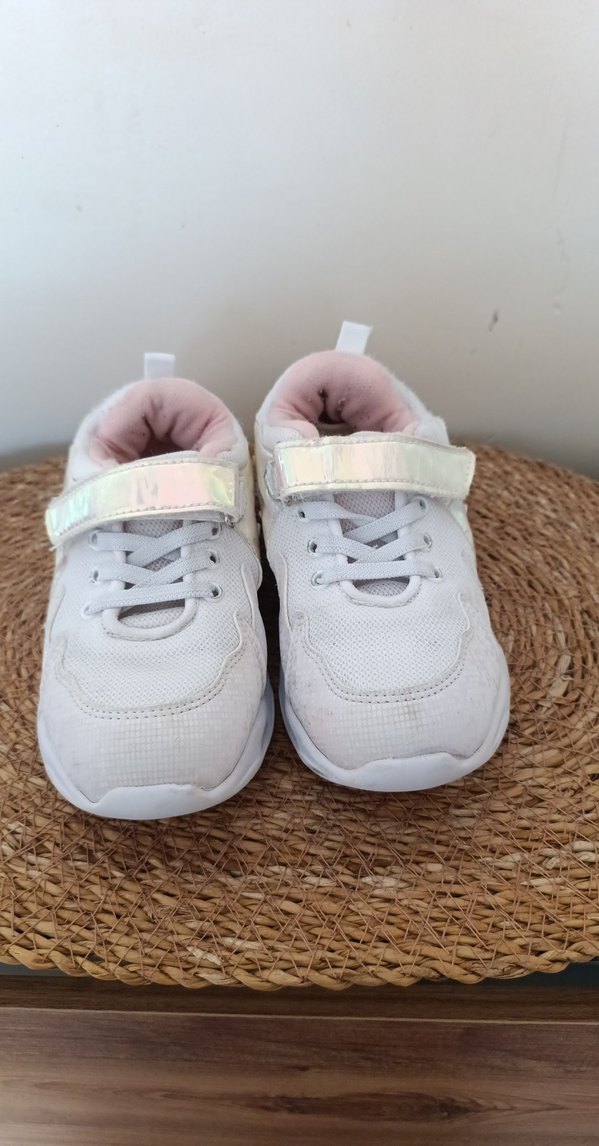 Kız Çocuk Beyaz Bağcıklı Spor Ayakkabı - Görsel 3
