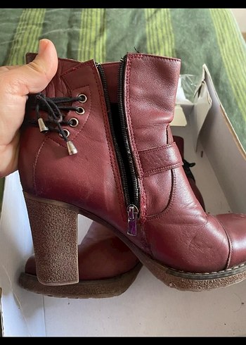 Bordo Deri Tokalı Kadın Topuklu Bot - Görsel 6
