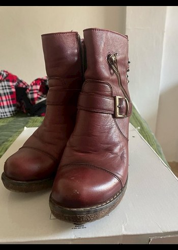 Bordo Deri Tokalı Kadın Topuklu Bot - Görsel 4