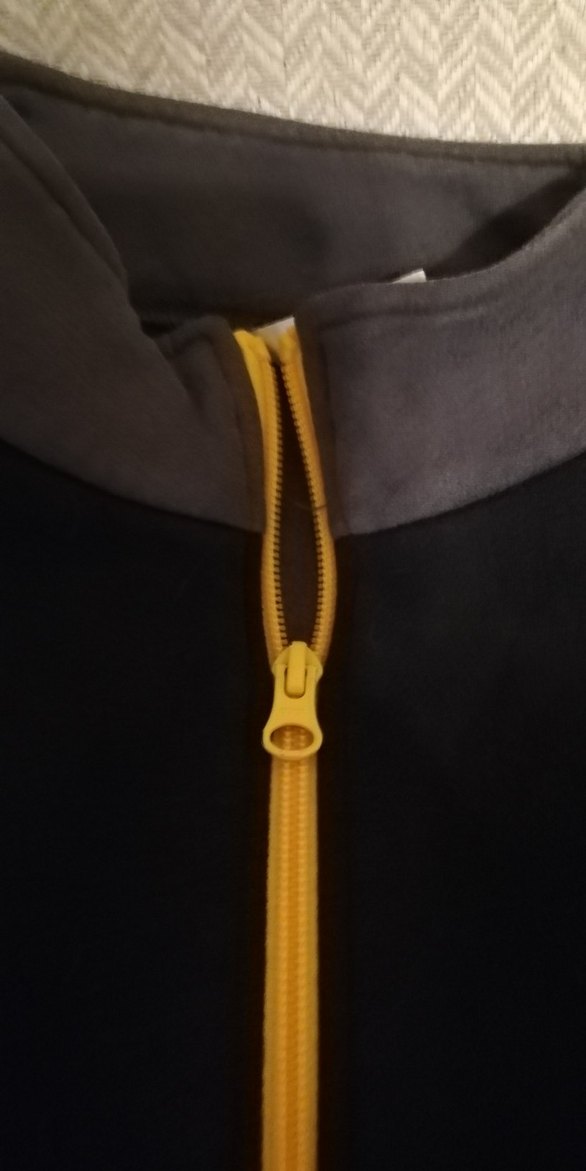 Siyah Fermuarlı Erkek Kolsuz Yüksek Yakalı Polar - Görsel 3