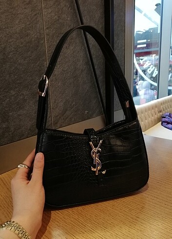 Louis Vuitton Deri kol çantası 
