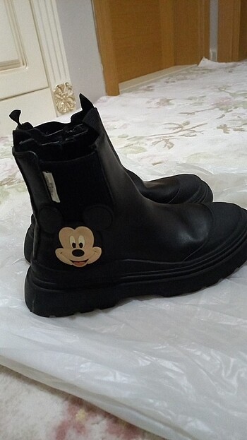 32 Beden siyah Renk Zara cocuk bot